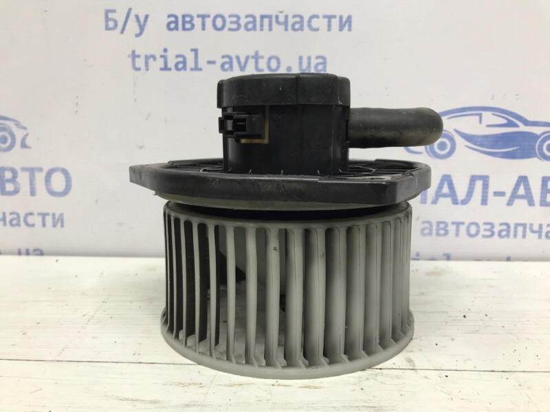 Моторчик печки Mitsubishi L200 2006-2015 KB 2.5 дизель 4D56U 7802A105 Б/У