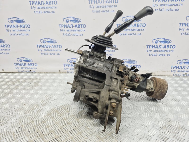 Раздаточная коробка Mitsubishi L200 2006-2015 KB 2.5 дизель 4D56U 3242A015 Б/У