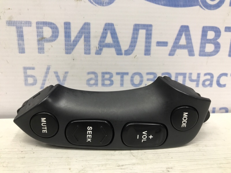 Кнопки руля Hyundai Santa fe 2005-2012 CM 2.7 бензин G6EA 56995-2B000-WK Б/У