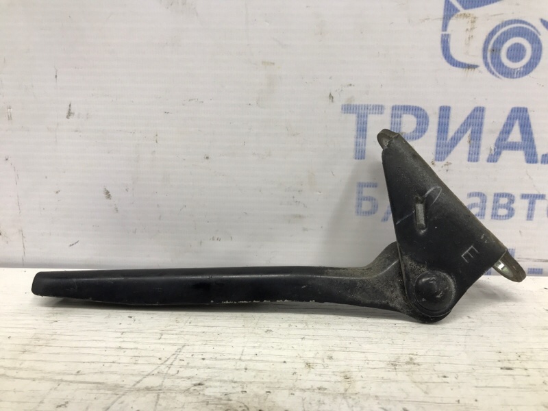 Петля капота правая Mitsubishi L200 2006-2015 KB 2.5 дизель 4D56U MR473530 Б/У