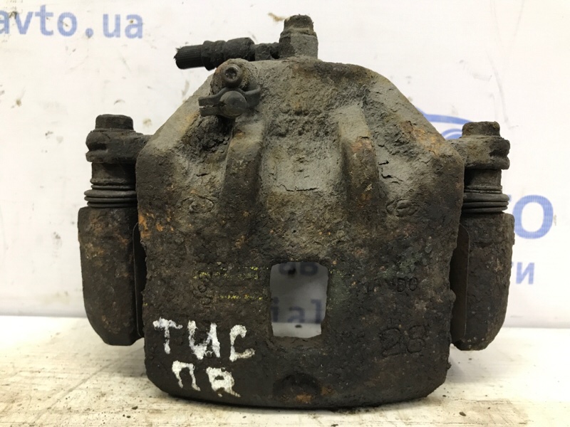 Суппорт передний правый Hyundai Tucson 2004-2009 JM 2.0 diesel D4EA 581302E000 Б/У
