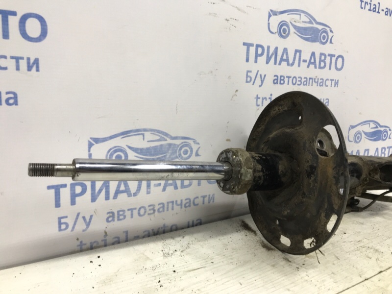 Амортизатор передний правый RAV 4 2005-2012 A30 2.0 бензин 1AZFE