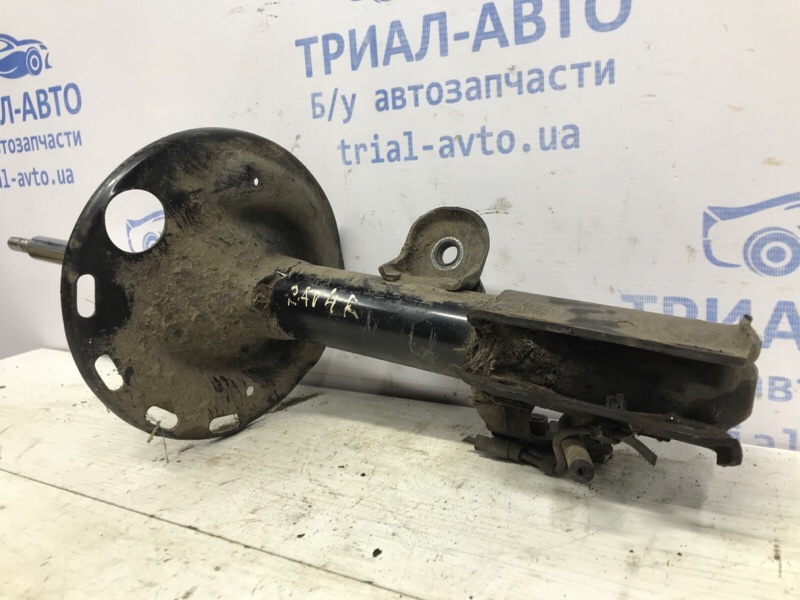 Амортизатор передний правый Toyota RAV 4 A30 2.0 бензин 1AZFE