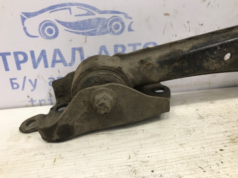 Рычаг задней подвески продольный правый Toyota RAV 4 A30 2.0 бензин 1AZFE Рычаг задней подвески продольный правый Toyota RAV 4 A30 2.0 бензин 1AZFE