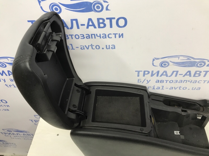 Подлокотник Epica 2006-2013 V250 2.0 бензин X20D1
