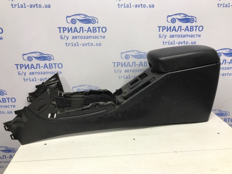 Подлокотник RAV 4 2005-2012 A30 2.0 бензин 1AZFE