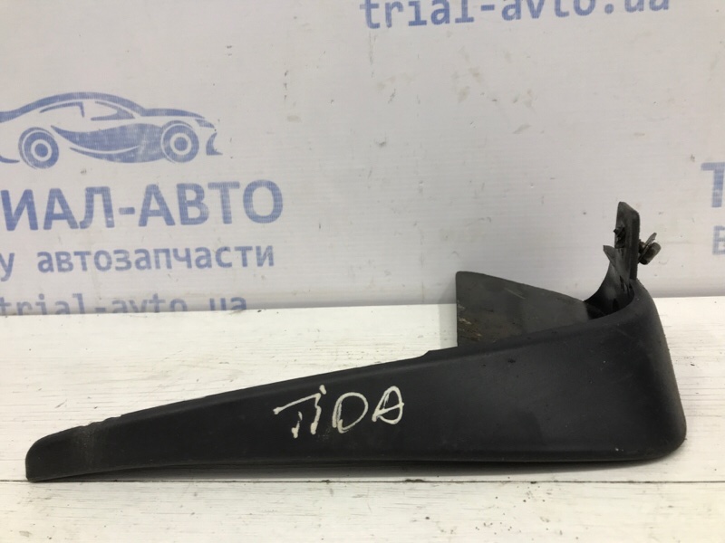 Брызговик задний левый Tiida 2004-2014 C11 1.6 Бензин HR16