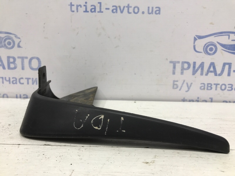 Брызговик задний правый Nissan Tiida C11 1.6 Бензин HR16