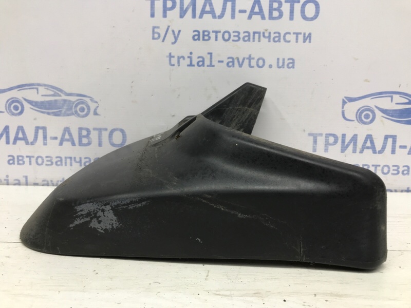 Брызговик передний правый L200 2006-2015 KB 2.5 дизель 4D56U