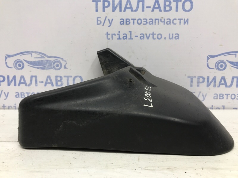 Брызговик передний левый Mitsubishi L200 KB 2.5 дизель 4D56U Брызговик передний левый Mitsubishi L200 KB 2.5 дизель 4D56U