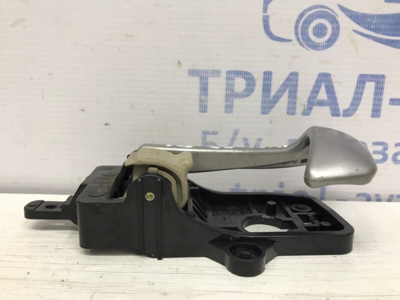 Ручка двери внутренняя левая Santa fe 2005-2012 CM 2.7 бензин G6EA