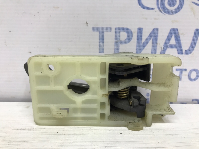 Ручка двери внутренняя левая Hyundai Tucson JM 2.0 diesel D4EA Ручка двери внутренняя левая Hyundai Tucson JM 2.0 diesel D4EA