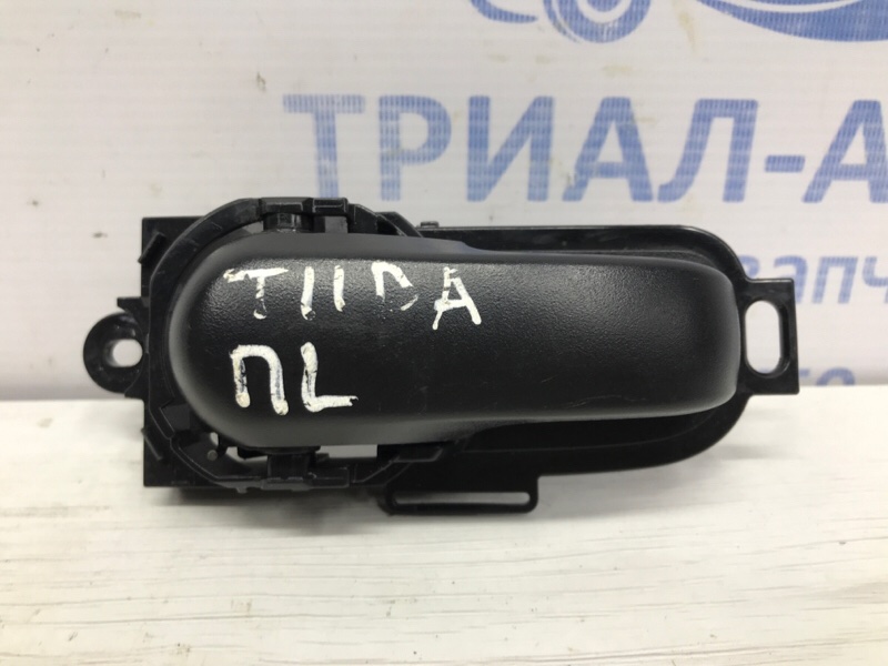 Ручка двери внутренняя левая Nissan Tiida 2004-2014 C11 1.6 Бензин HR16 80671EM00A Б/У