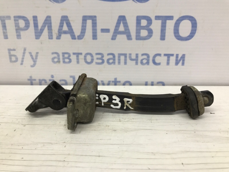 Ограничитель двери задний правый Chevrolet Epica 2006-2013 V250 2.0 бензин X20D1 96635999 Б/У