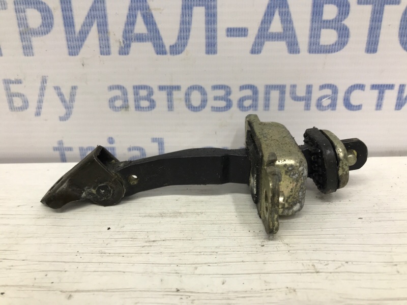 Ограничитель двери передний левый Chevrolet Epica 2006-2013 V250 2.0 X20D1 96326817 Б/У