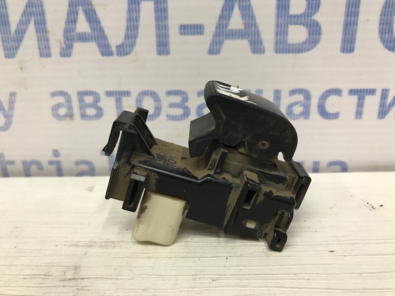 Кнопка стеклоподъемника Toyota RAV 4 2005-2012 A30 2.0 бензин 1AZFE 8481052030 Б/У