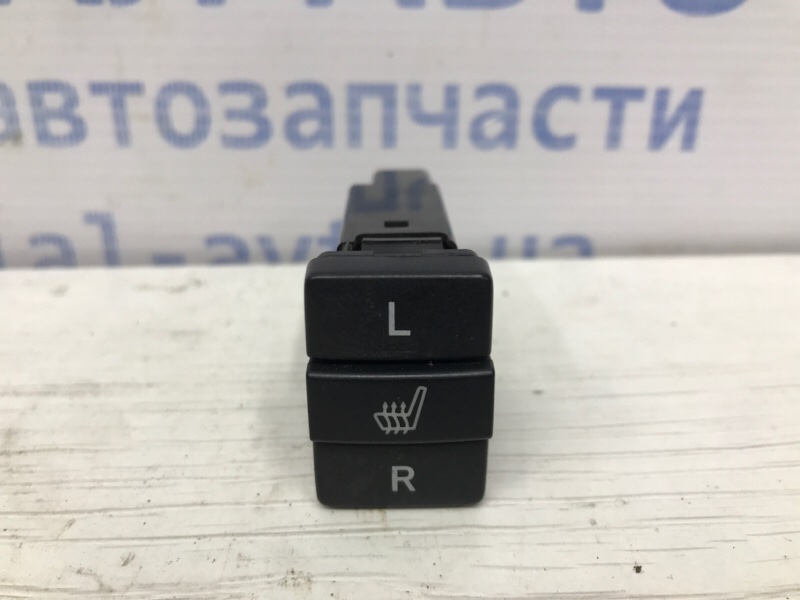 Кнопка подогрева Toyota RAV 4 2005-2012 A30 2.0 бензин 1AZFE 8475142040 Б/У