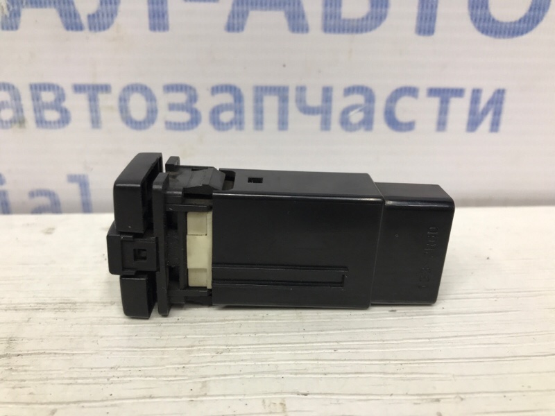 Кнопка подогрева RAV 4 2005-2012 A30 2.0 бензин 1AZFE