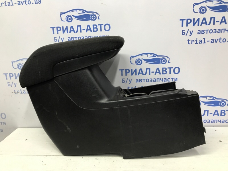 Подлокотник Mitsubishi Outlander 2003-2007 CU 2.4 бензин 4G69 MN124813HA Б/У