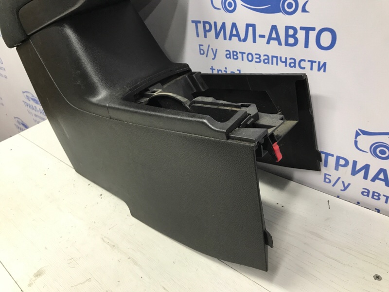 Подлокотник Mitsubishi Outlander CU 2.4 бензин 4G69