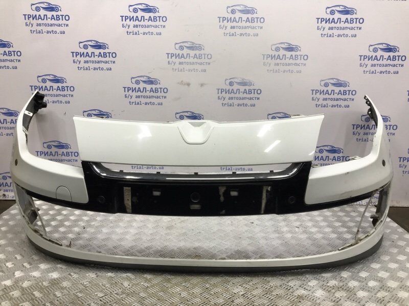 Запчасть бампер передний рестайлинг Renault Megane 2009-2016 3 1.5 Diesel K9K 620221285R Б/У Бампер передний Рестайлинг Renault Megane 2009-2016 3 1.5 Diesel K9K 620221285R Б/У
