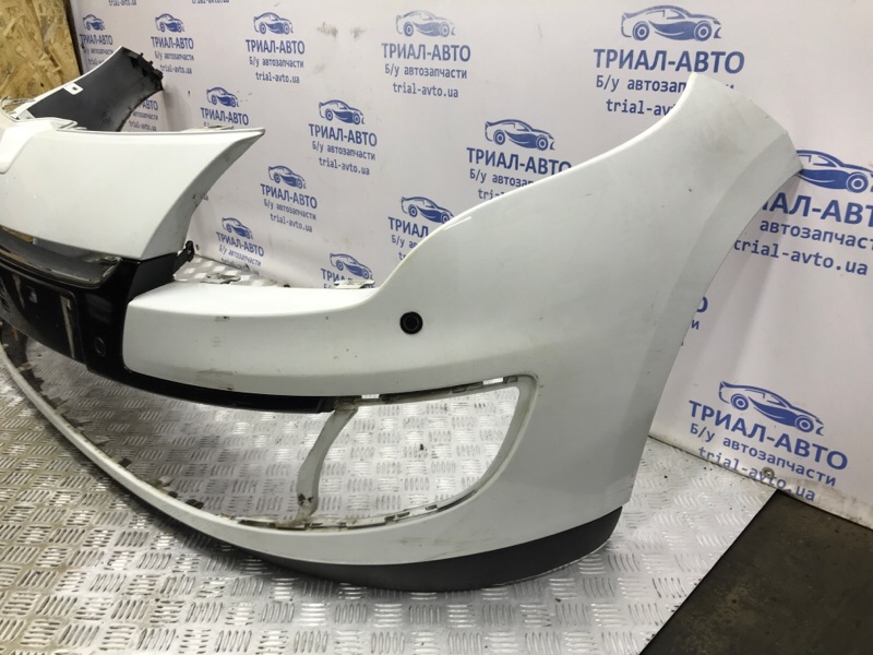 Бампер передний Рестайлинг Megane 2009-2016 3 1.5 Diesel K9K Бампер передний Рестайлинг Megane 2009-2016 3 1.5 Diesel K9K