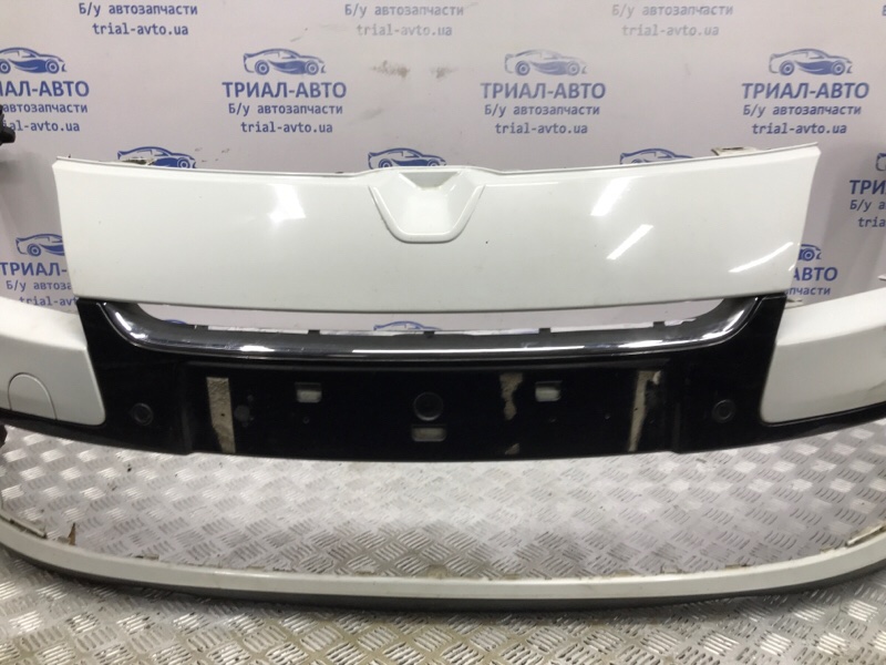 Бампер передний Рестайлинг Megane 2009-2016 3 1.5 Diesel K9K Бампер передний Рестайлинг Megane 2009-2016 3 1.5 Diesel K9K