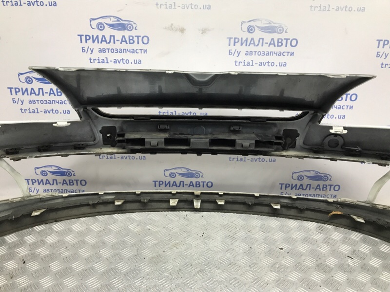 Бампер передний Рестайлинг Megane 2009-2016 3 1.5 Diesel K9K Бампер передний Рестайлинг Megane 2009-2016 3 1.5 Diesel K9K