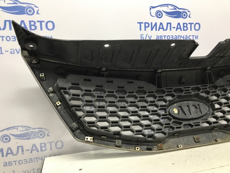 Решетка радиатора Sorento 2009-2014 XM 2.2 diesel D4HB Решетка радиатора Sorento 2009-2014 XM 2.2 diesel D4HB