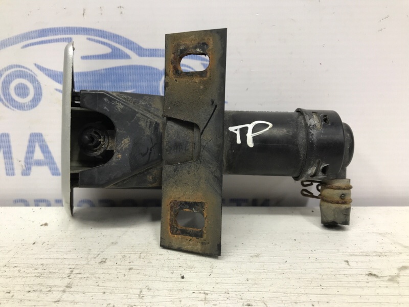 Омыватель фары правый Toyota Prado J120 3.0 Diesel 1KDFTV Омыватель фары правый Toyota Prado J120 3.0 Diesel 1KDFTV