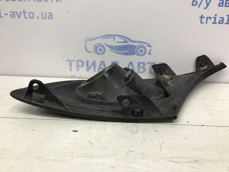 Решетка противотуманки правая Renault Megane 3 1.5 Diesel K9K