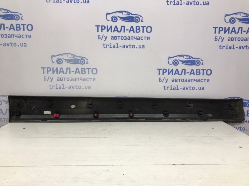 Накладка двери передняя правая Sorento 2009-2014 XM 2.2 diesel D4HB