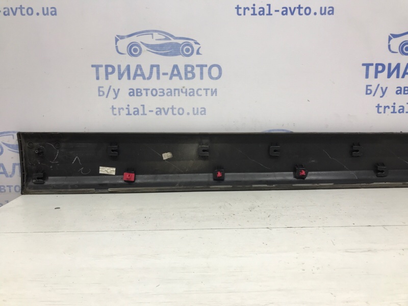 Накладка двери передняя правая Sorento 2009-2014 XM 2.2 diesel D4HB