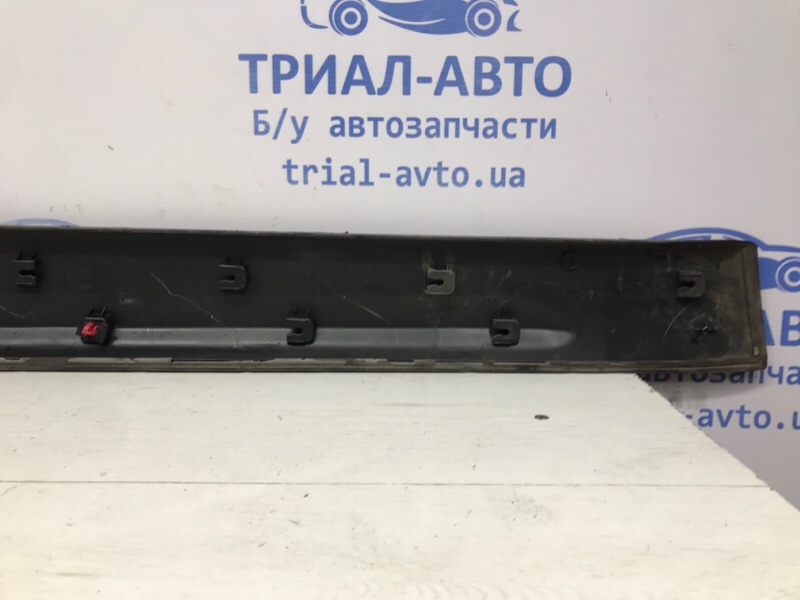 Накладка двери передняя правая Sorento 2009-2014 XM 2.2 diesel D4HB