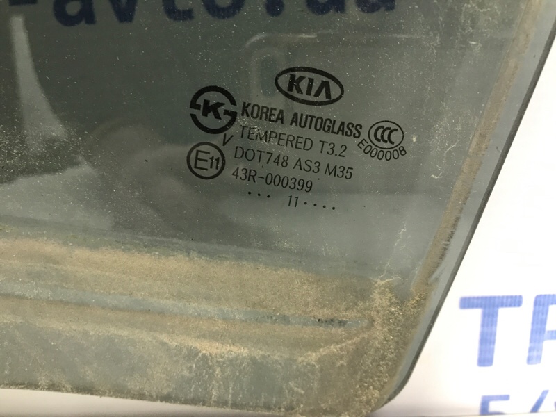 Стекло двери заднее левое Kia Sorento XM 2.2 diesel D4HB Стекло двери заднее левое Kia Sorento XM 2.2 diesel D4HB