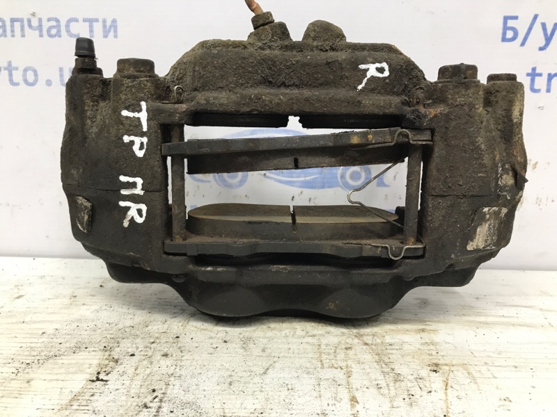 Суппорт передний правый Toyota Prado 2002-2009 J120 3.0 Diesel 1KDFTV 4773060130 Б/У