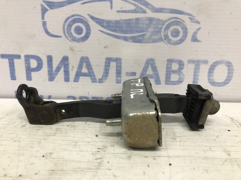 Запчасть ограничитель двери передний левый Toyota Prado 2002-2009 J120 3.0 Diesel 1KDFTV 6861060100 Б/У Ограничитель двери передний левый Toyota Prado 2002-2009 J120 3.0 Diesel 1KDFTV 6861060100 Б/У