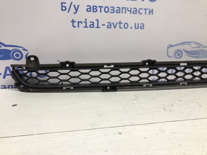 Решетка бампера центральная Sorento 2009-2014 XM 2.2 diesel D4HB
