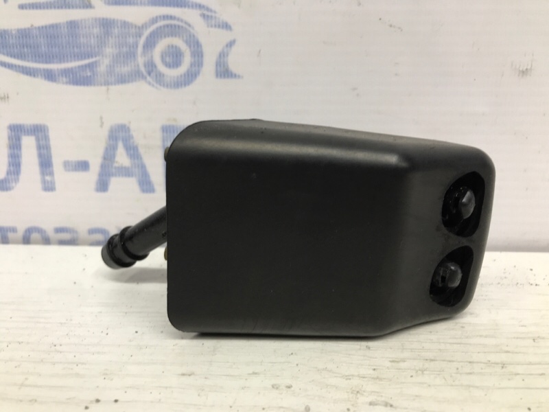 Запчасть омыватель фары правый Mitsubishi Pajero Wagon 1999-2006 3 3.2 Дизель 4M41 MR388034 Б/У Омыватель фары правый Mitsubishi Pajero Wagon 1999-2006 3 3.2 Дизель 4M41 MR388034 Б/У