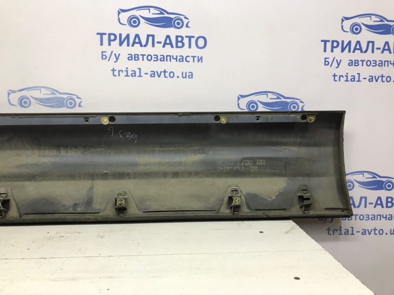 Накладка двери передняя правая Pajero Wagon 1999-2006 3 3.2 Дизель 4M41