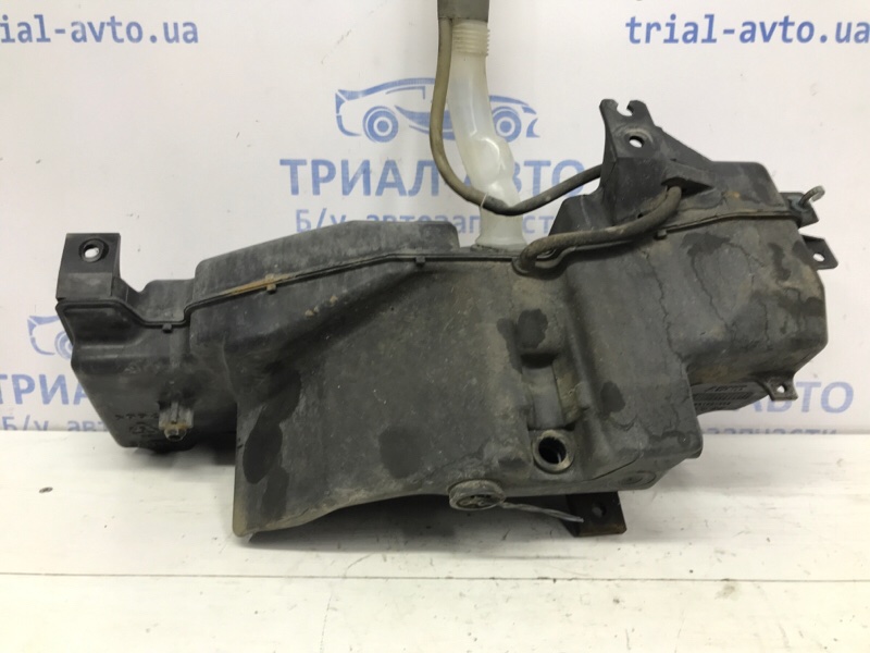 Бачок омывателя Mitsubishi Pajero Wagon 3 3.2 Дизель 4M41 Бачок омывателя Mitsubishi Pajero Wagon 3 3.2 Дизель 4M41