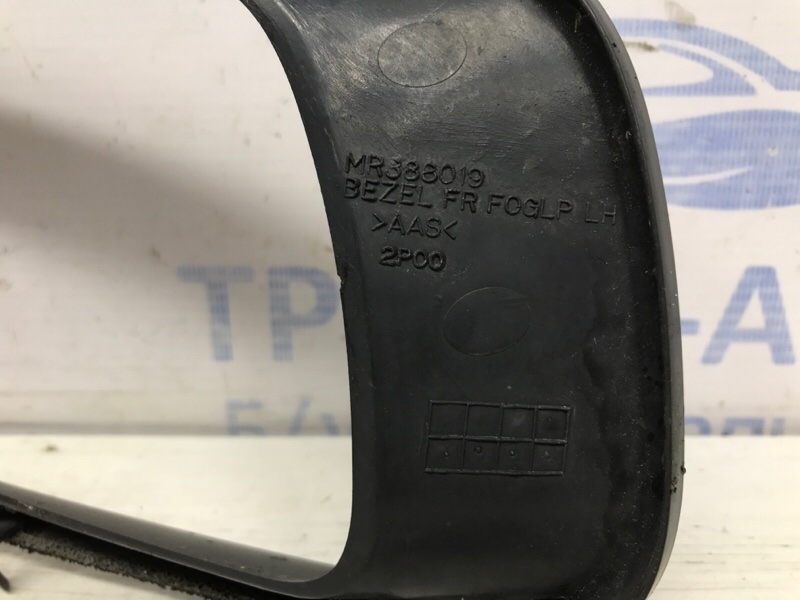 Решетка противотуманки левая Pajero Wagon 1999-2006 3 3.2 Дизель 4M41 Решетка противотуманки левая Pajero Wagon 1999-2006 3 3.2 Дизель 4M41