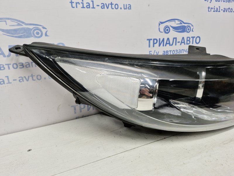 Фара правая Ксенон Sportage 2010-2016 SL 2.0 diesel D4HA