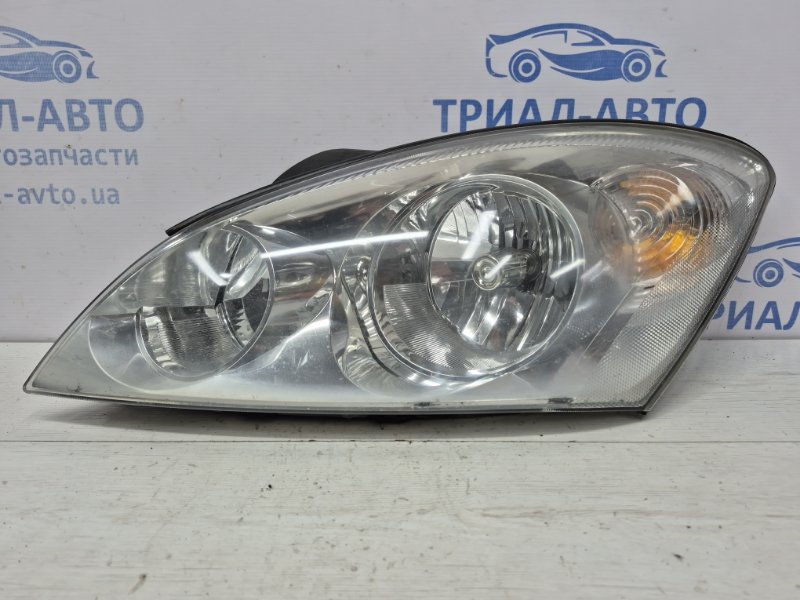 Фара левая галоген KIA Ceed 2006-2012 ED 1.6 diesel D4FB 921011H000 Б/У