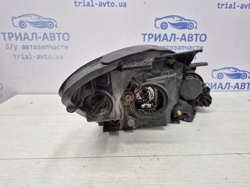 Фара левая галоген Ceed 2006-2012 ED 1.6 diesel D4FB