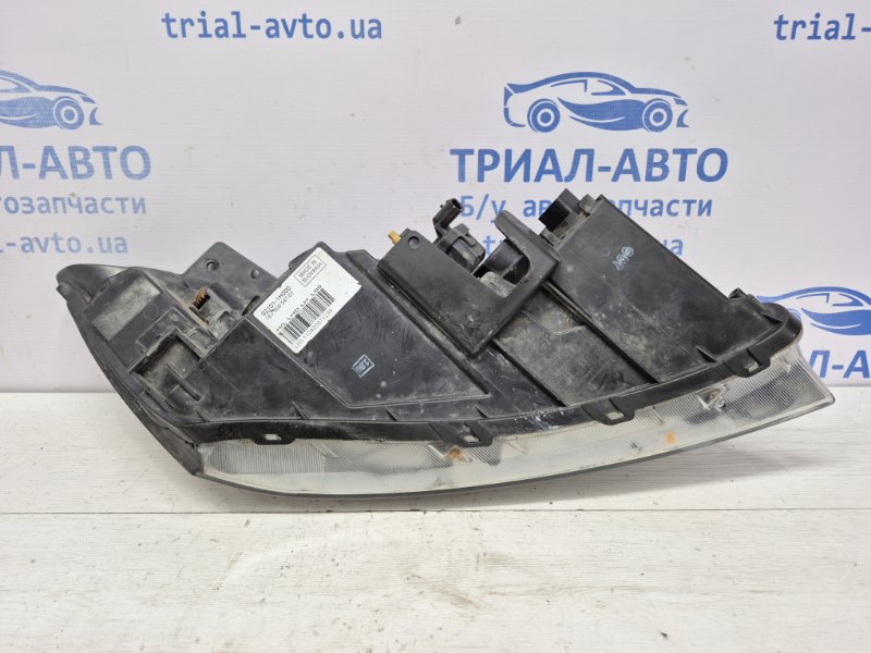 Фара левая галоген Ceed 2006-2012 ED 1.6 diesel D4FB