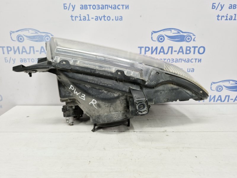 Фара правая галоген Pajero Wagon 1999-2006 3 3.2 Дизель 4M41