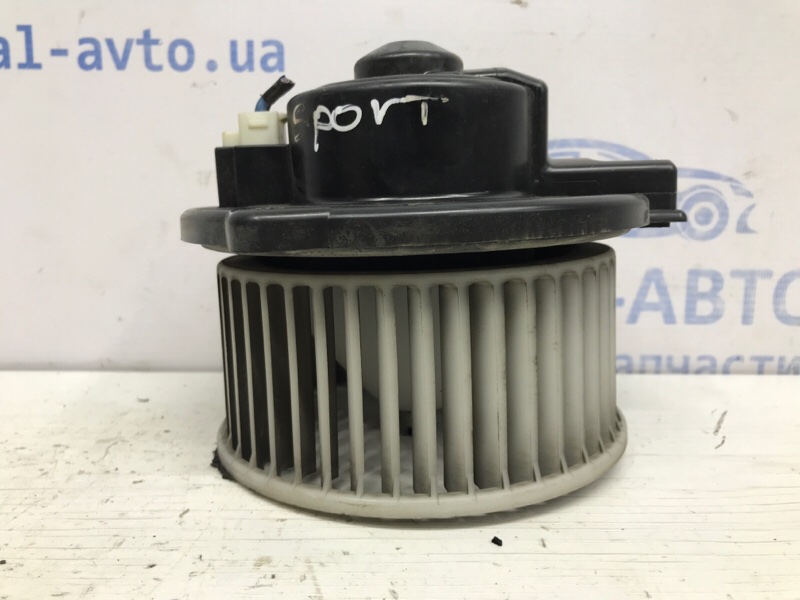 Моторчик печки Mitsubishi Pajero Sport 1996-2008 K9 2.5 Diesel 4D56 МКПП MR315962 Б/У