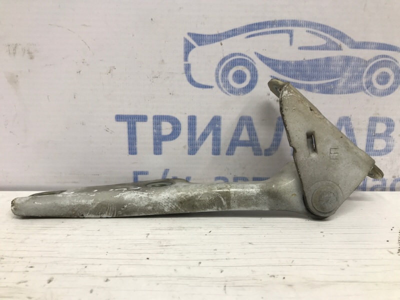 Петля капота правая Mitsubishi Pajero Sport 1996-2008 K9 2.5 Diesel 4D56 МКПП MR473530 Б/У