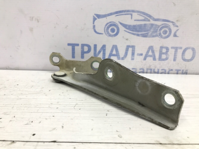 Петля капота правая Mitsubishi Pajero Sport K9 2.5 Diesel 4D56 МКПП